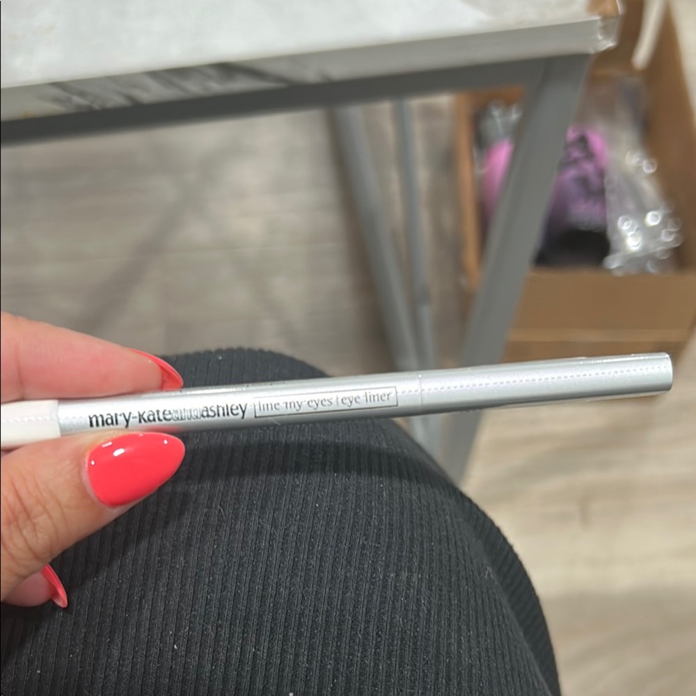 Silver Eyeliner